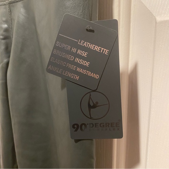 New Leatherette Leggings - 90 Degree by Reflex - XS - Picture 7 of 9